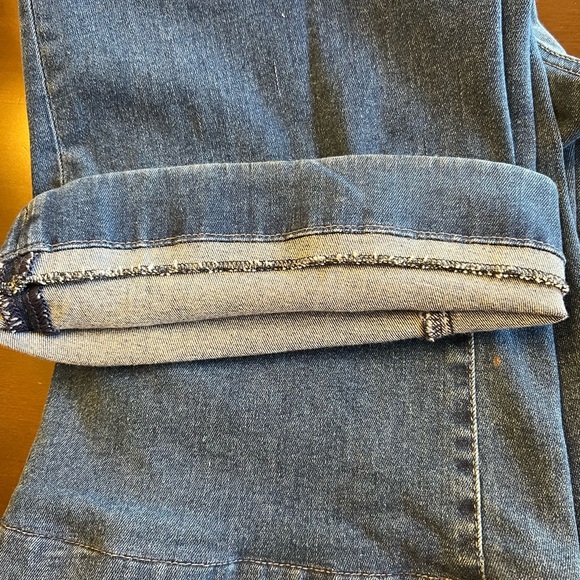 7 For All Mankind Dojo Mid Rise Flare Jeans - Picture 13 of 16